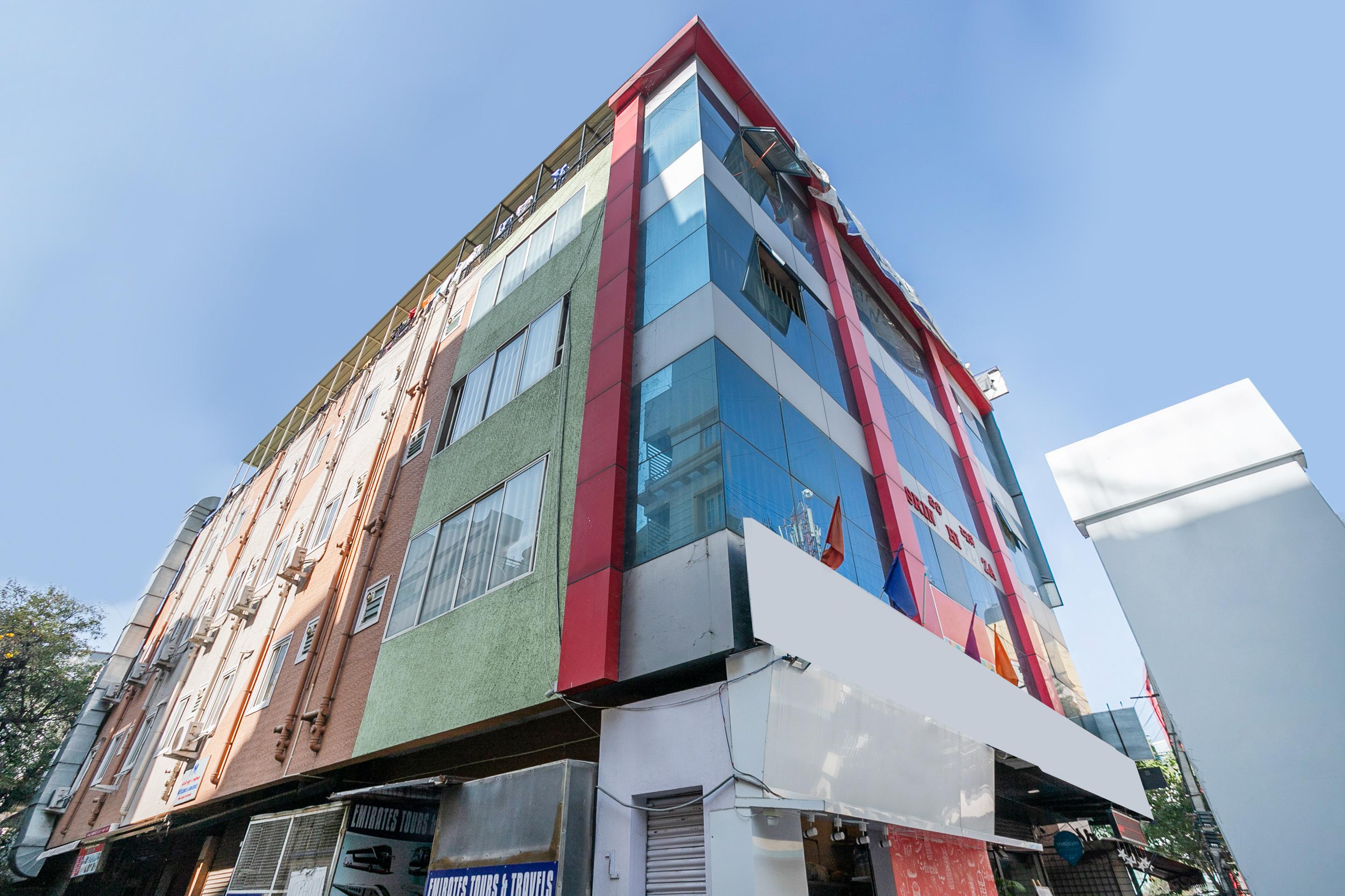 Oyo 436 Emirates Suites Bangalore Bagian luar foto